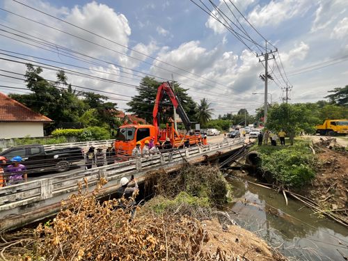 โครงการพัฒนา ฟื้นฟู และแก้ไขปัญหาห้วยคลองนาควาย จังหวัดอุบลราชธานี รวมทั้ง จัดระเบียบไฟฟ้า และสายสื่อสารต่าง ๆ ให้เกิดความเป็นระเบียบเรียบร้อยและสวยงาม