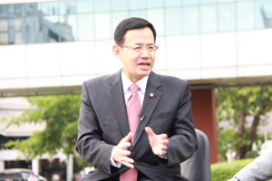 กทค.ทำงานเชิงรุก แก้แบบสัญญาให้บริการ 3 จี เสริมเขี้ยวเล็บการคุ้มครองผู้บริโภคย้ำผู้รับใบอนุญาตต้องปรับปรุงให้เรียบร้อยก่อนเปิดบริการ 3 จี 