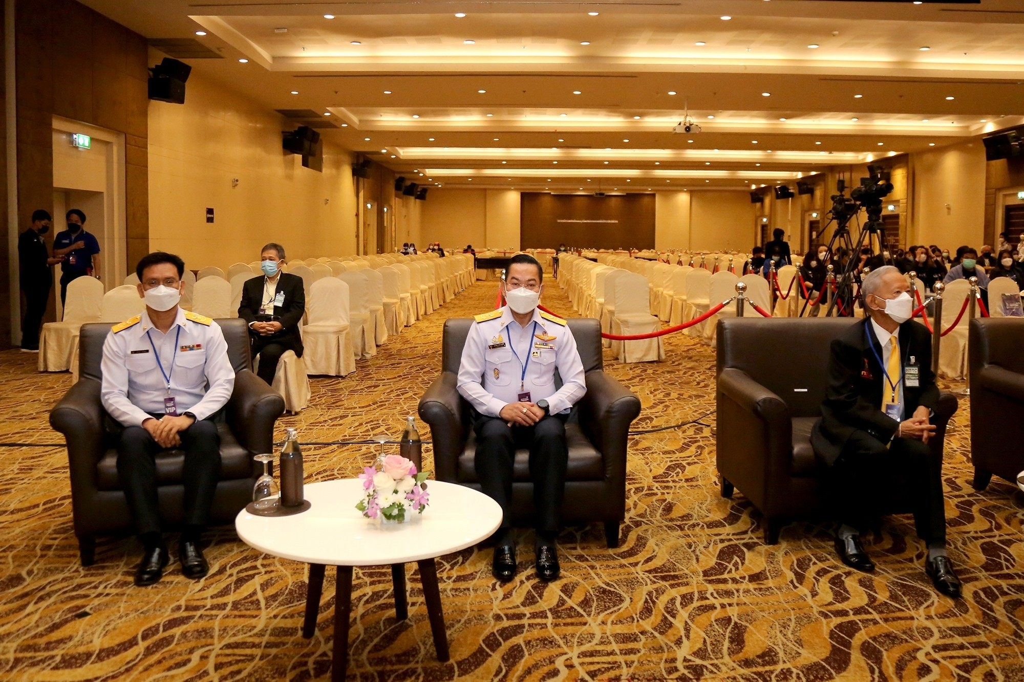 ประมูลFM_๒๒๐๒๒๒_2.jpg