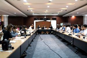 การสัมมนาเชิงปฏิบัติการ เรียนรู้ประวัติศาสตร์เพื่อการสร้างสรรค์สื่อบันเทิง ในหัวข้อ “ปั้นอดีตให้เป็นเรื่อง” 